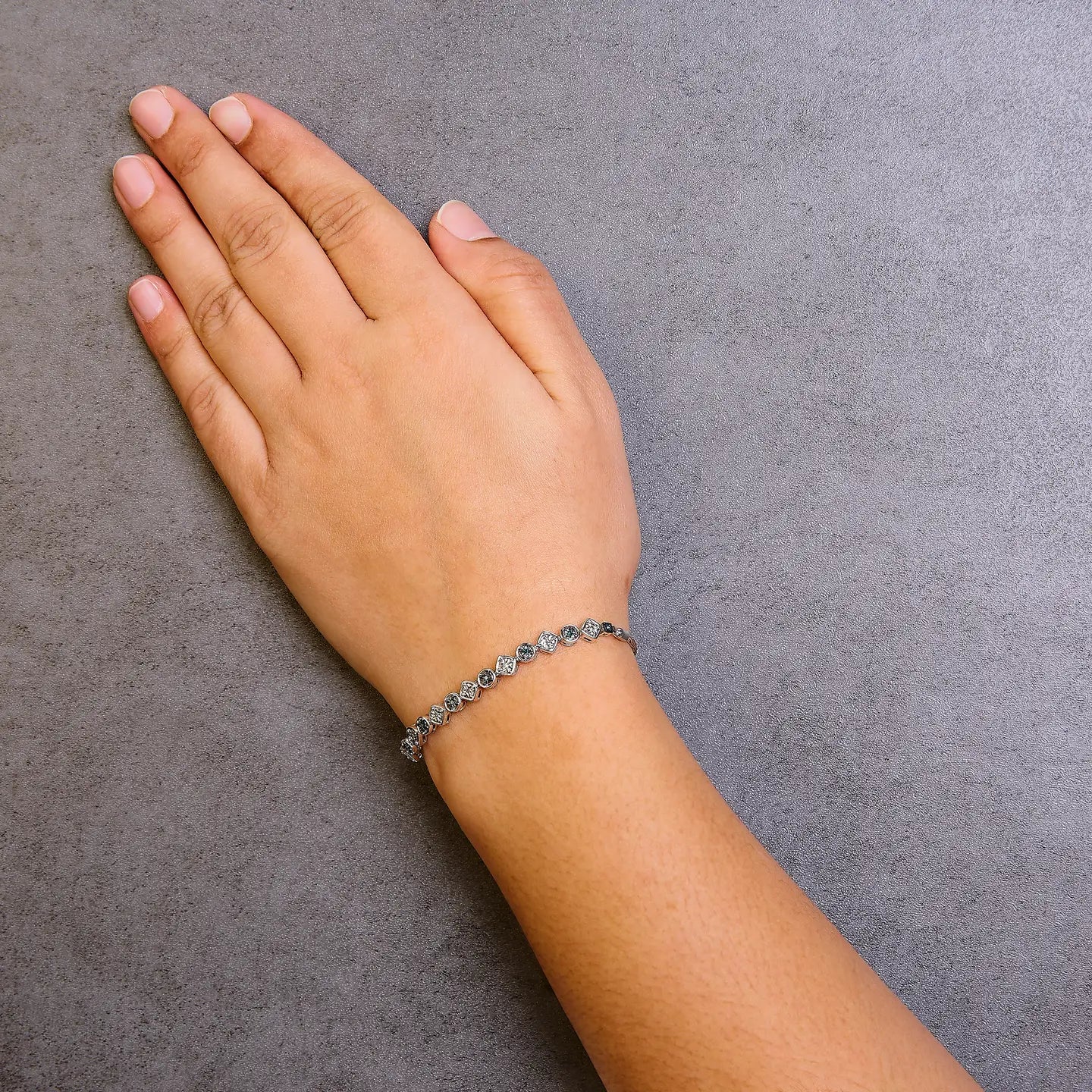 Silver 1/10 Cttw Blue & White Diamond Link Cholak Bracelet