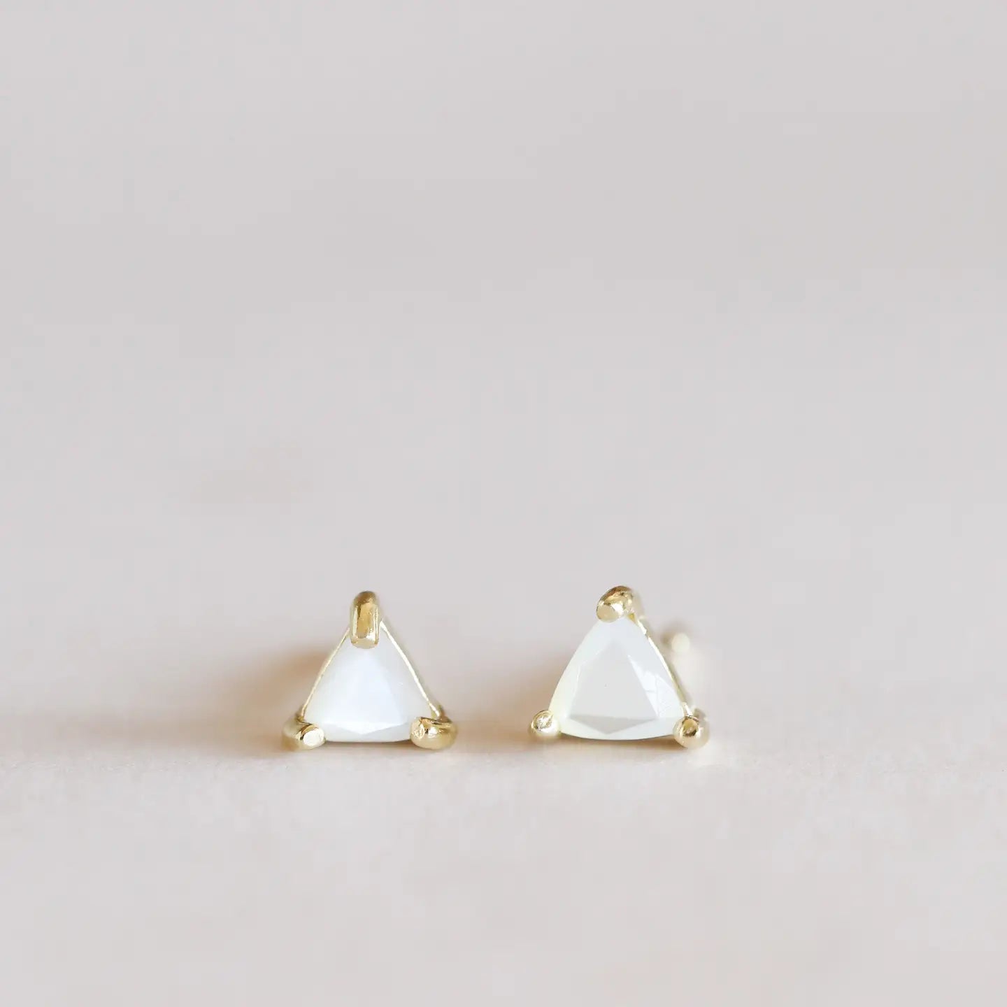 Aura Mini Earrings – Gold with Pearl Shine