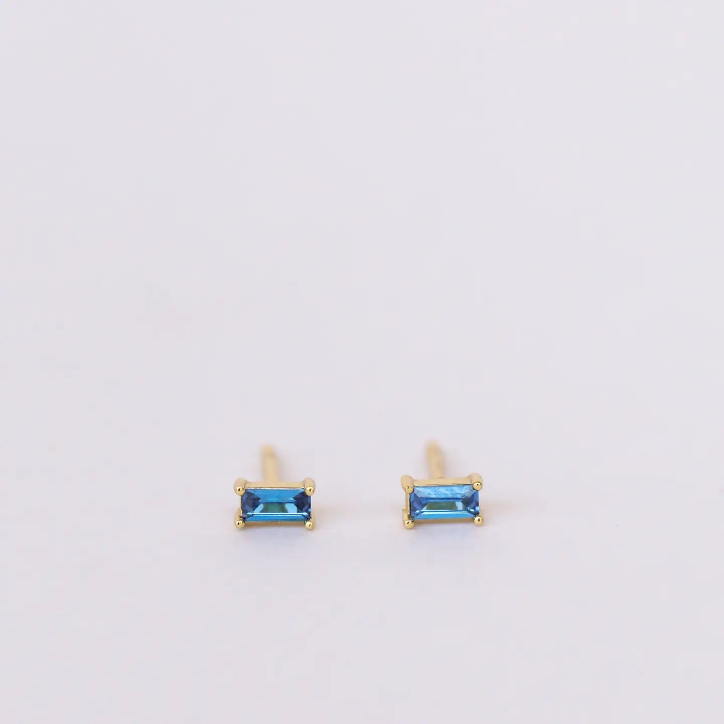 Eternal Blue – Gold & Sapphire Earrings